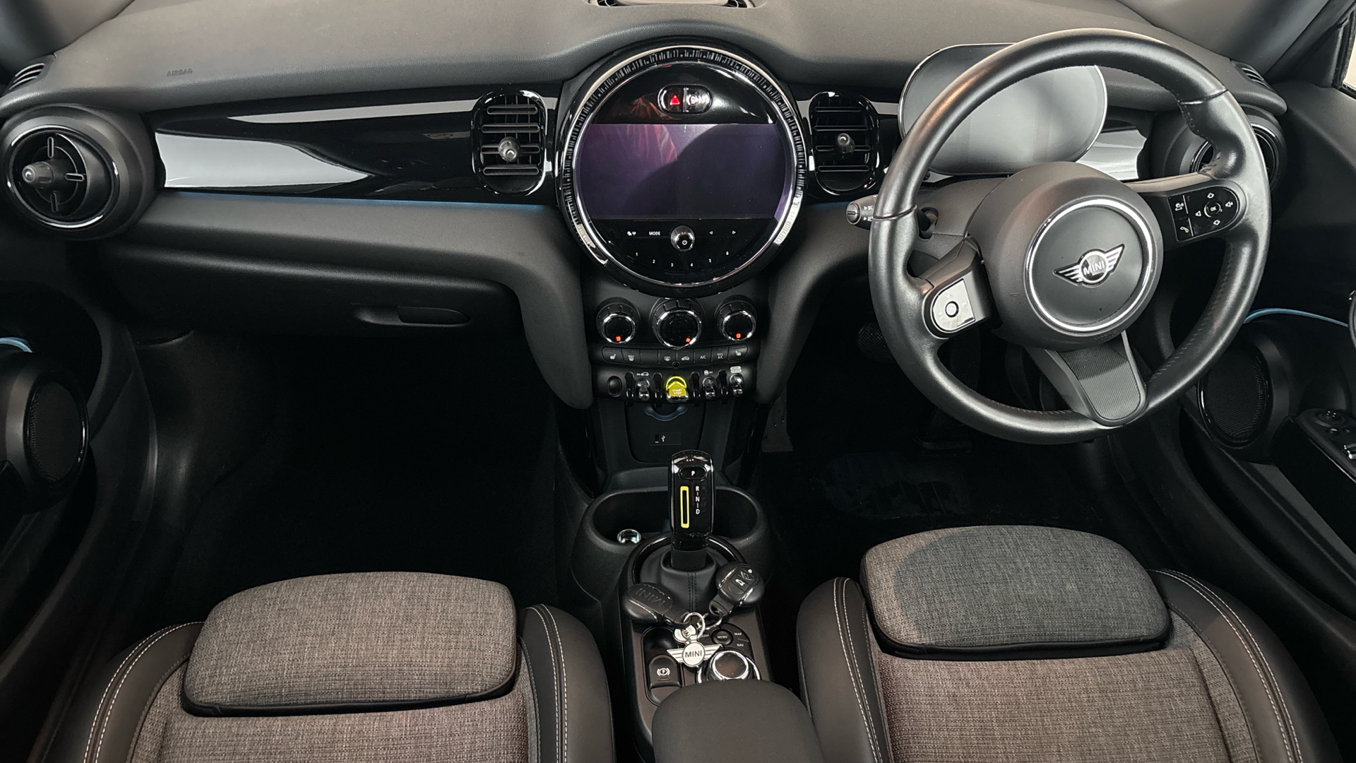 4020905 135kW Cooper S Level 2 33kWh 3dr Auto