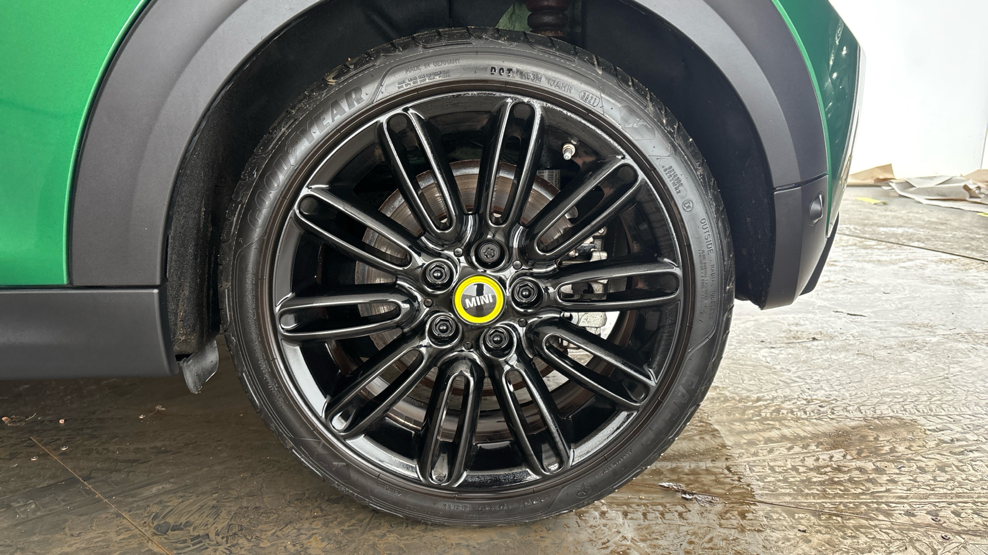 4020905 135kW Cooper S Level 2 33kWh 3dr Auto