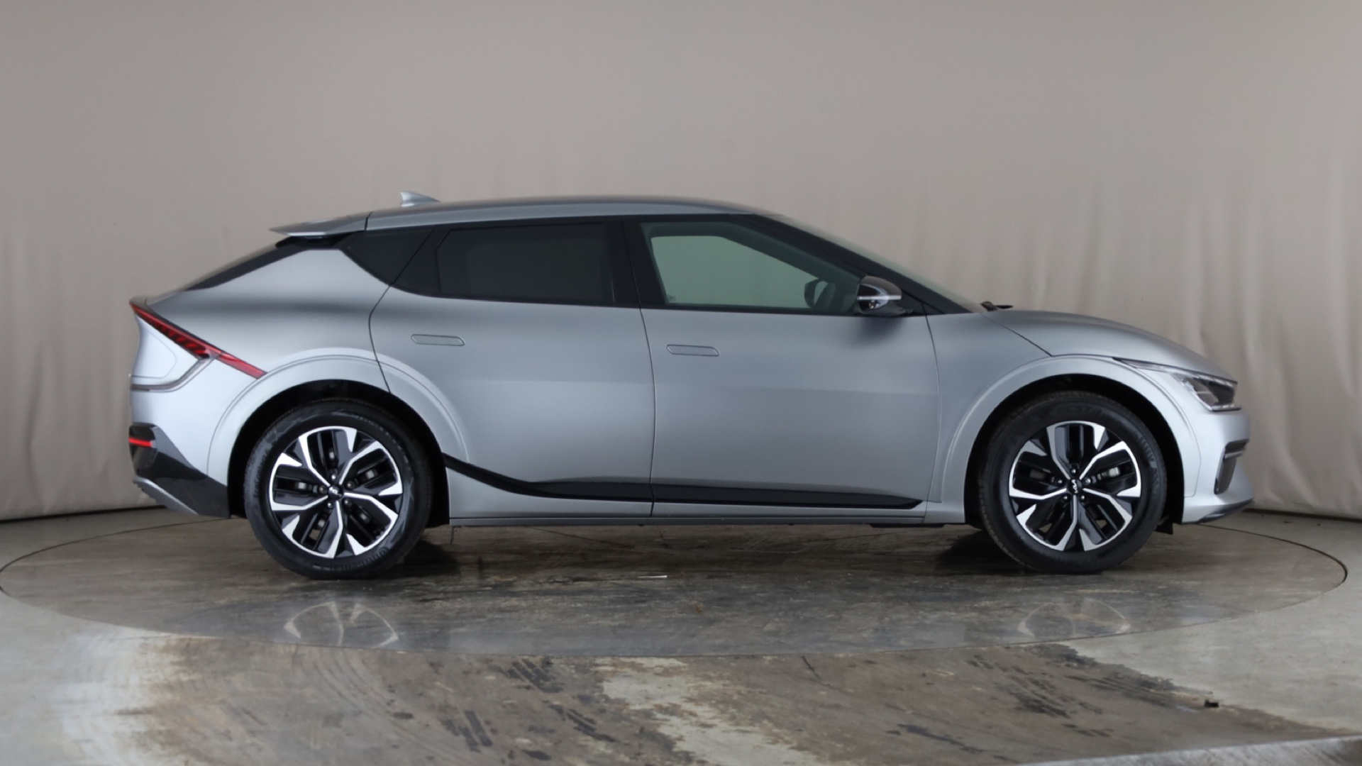 4027549 166kW GT Line 77.4kWh 5dr Auto