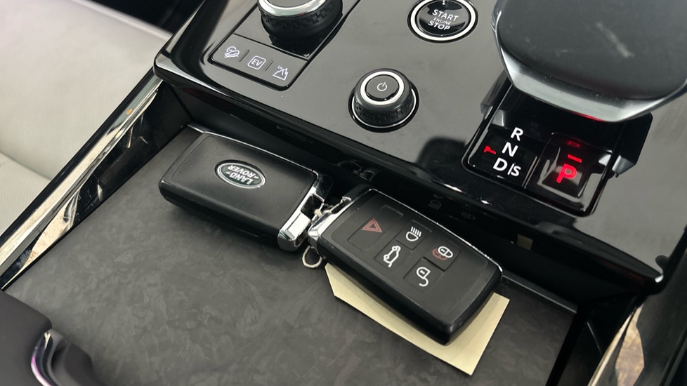 LAND ROVER RANGE ROVER SPORT 2 keys available