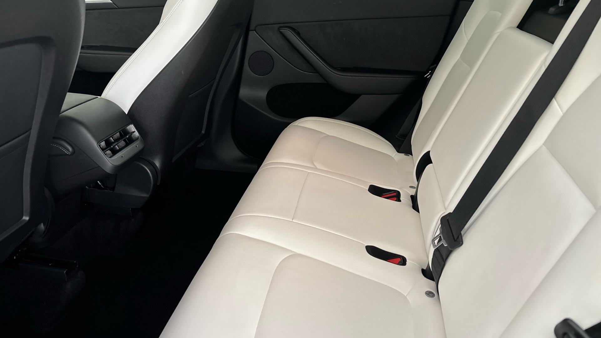 4047606 Long Range AWD 5dr Auto