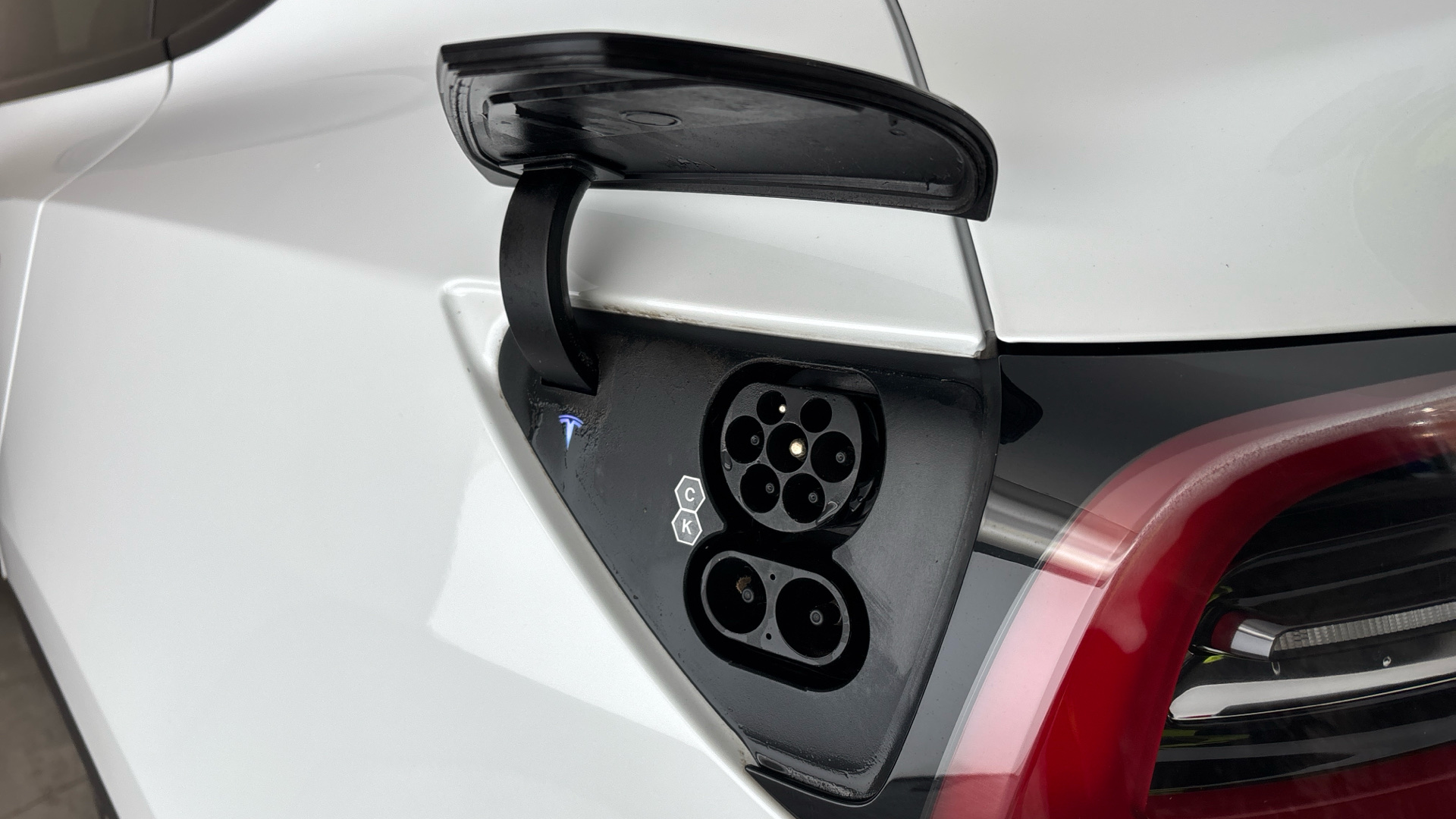 4047606 Long Range AWD 5dr Auto