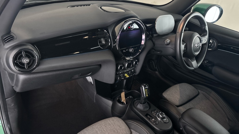 MINI HATCHBACK Image 10