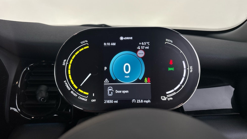 MINI HATCHBACK Image 13