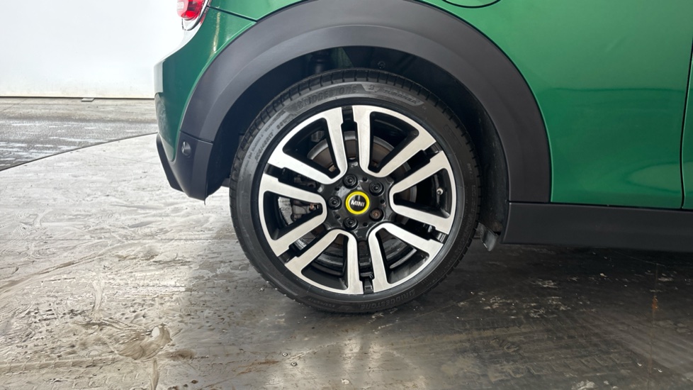 MINI HATCHBACK Image 19