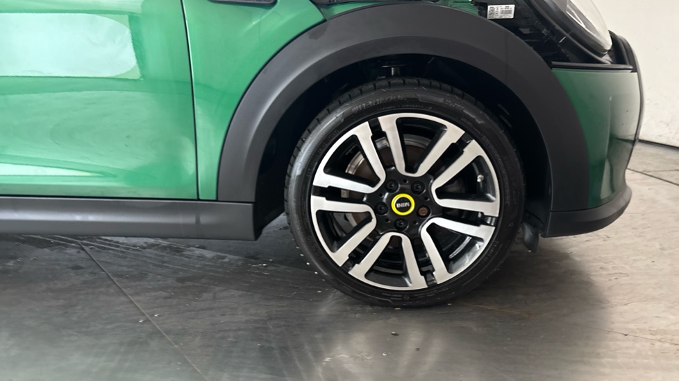 MINI HATCHBACK Image 20