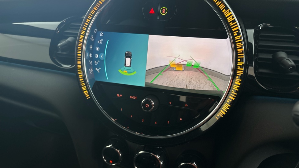 MINI HATCHBACK reverse camera
