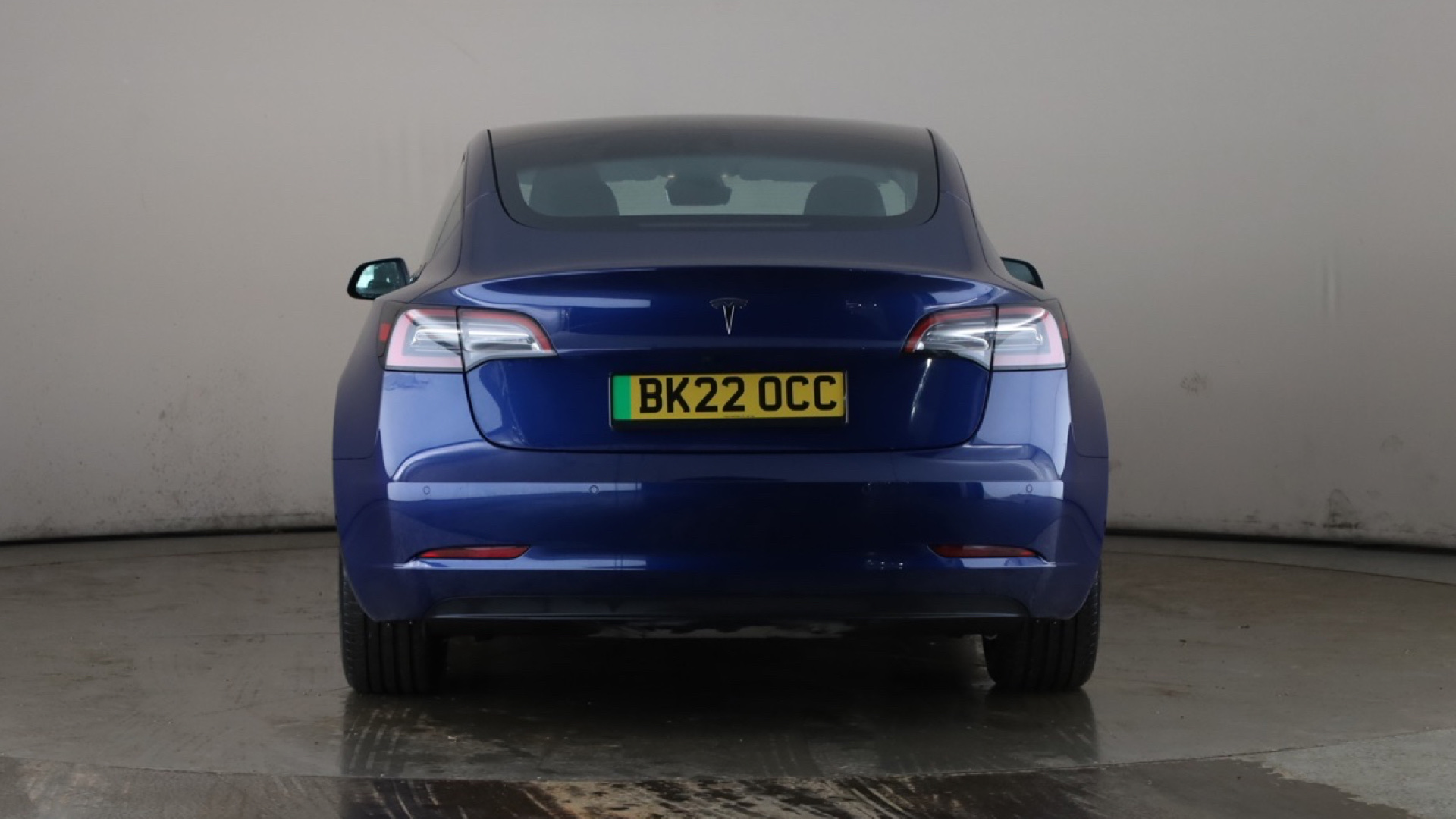 4060168 RWD 4dr Auto