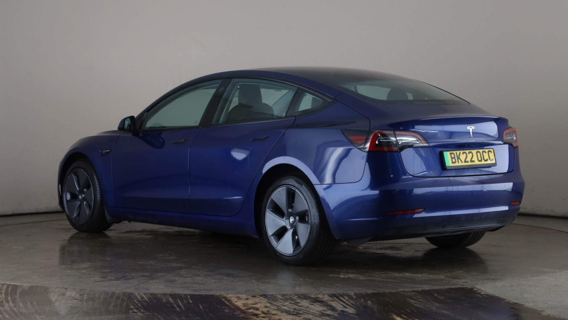 4060168 RWD 4dr Auto