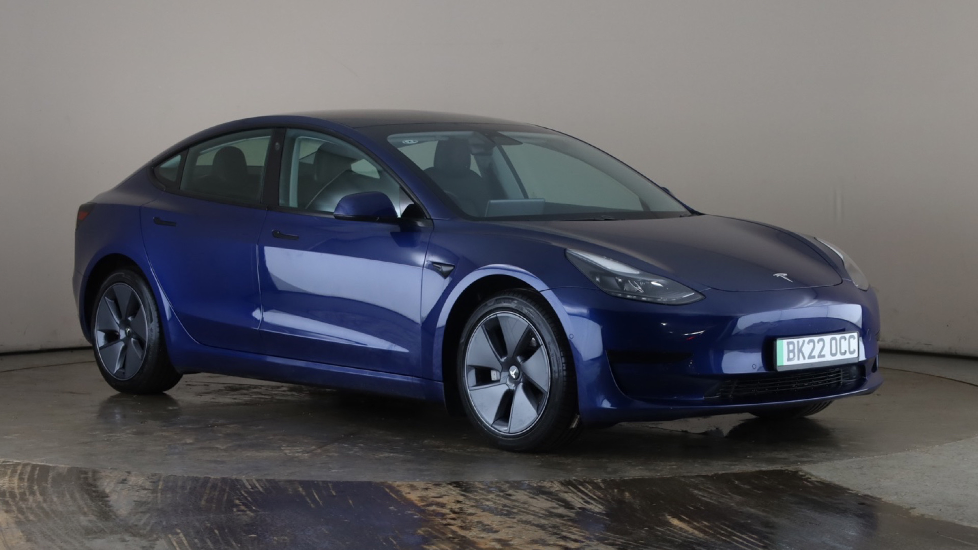 4060168 RWD 4dr Auto