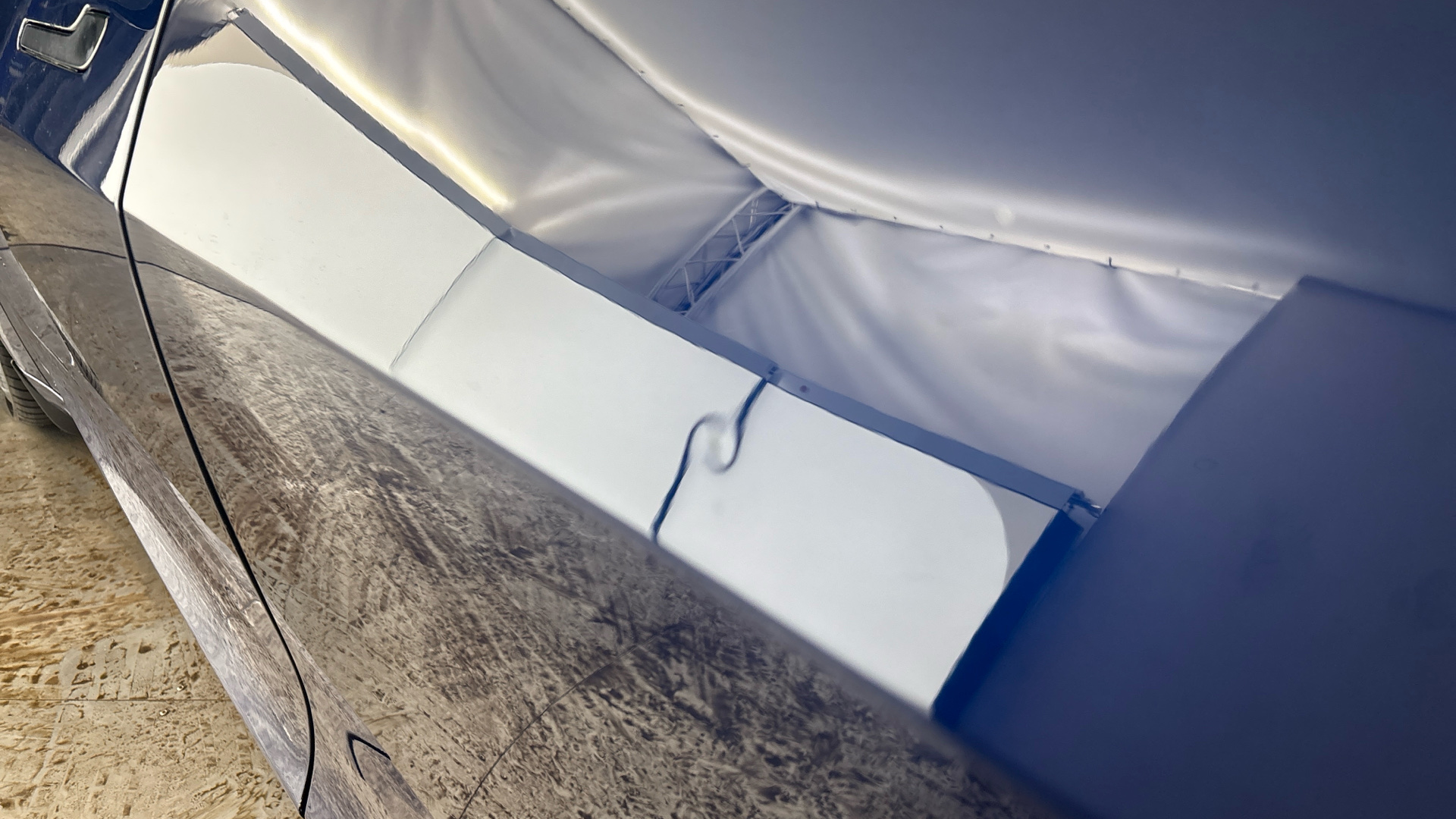 4060168 RWD 4dr Auto