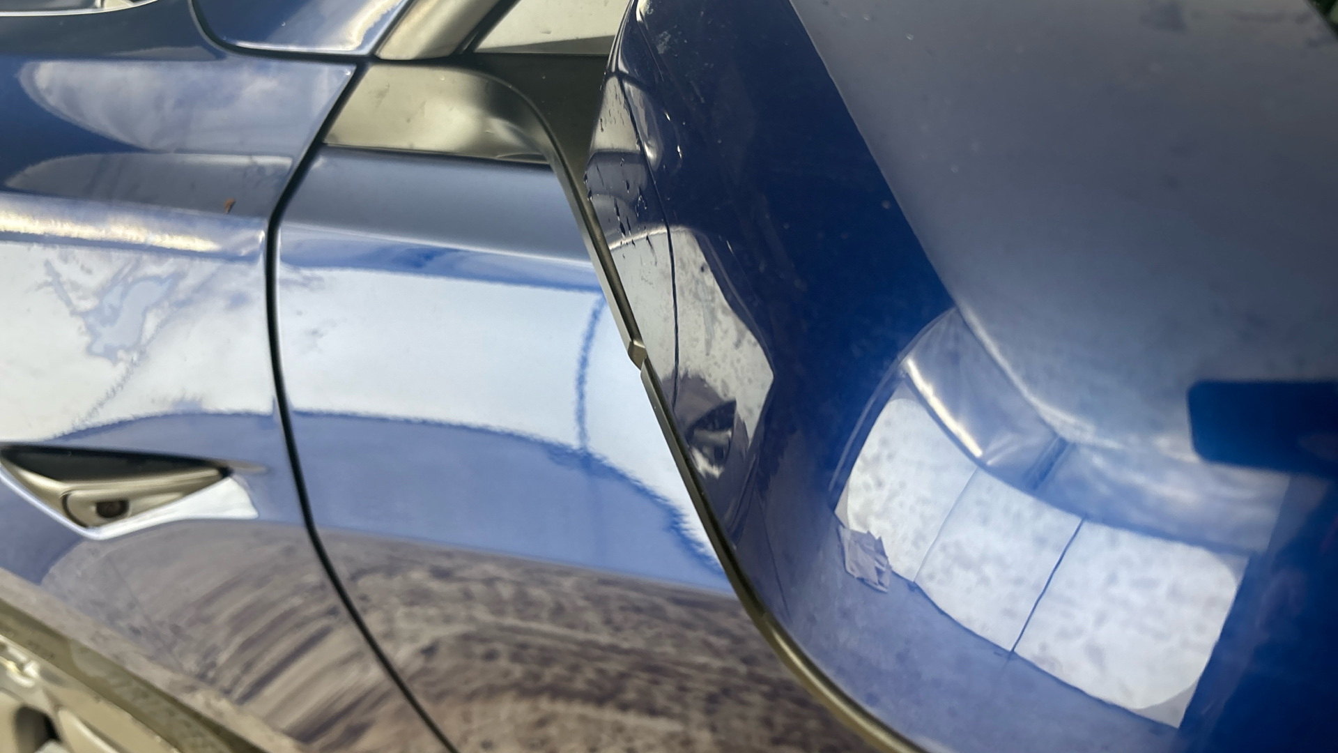 4060168 RWD 4dr Auto