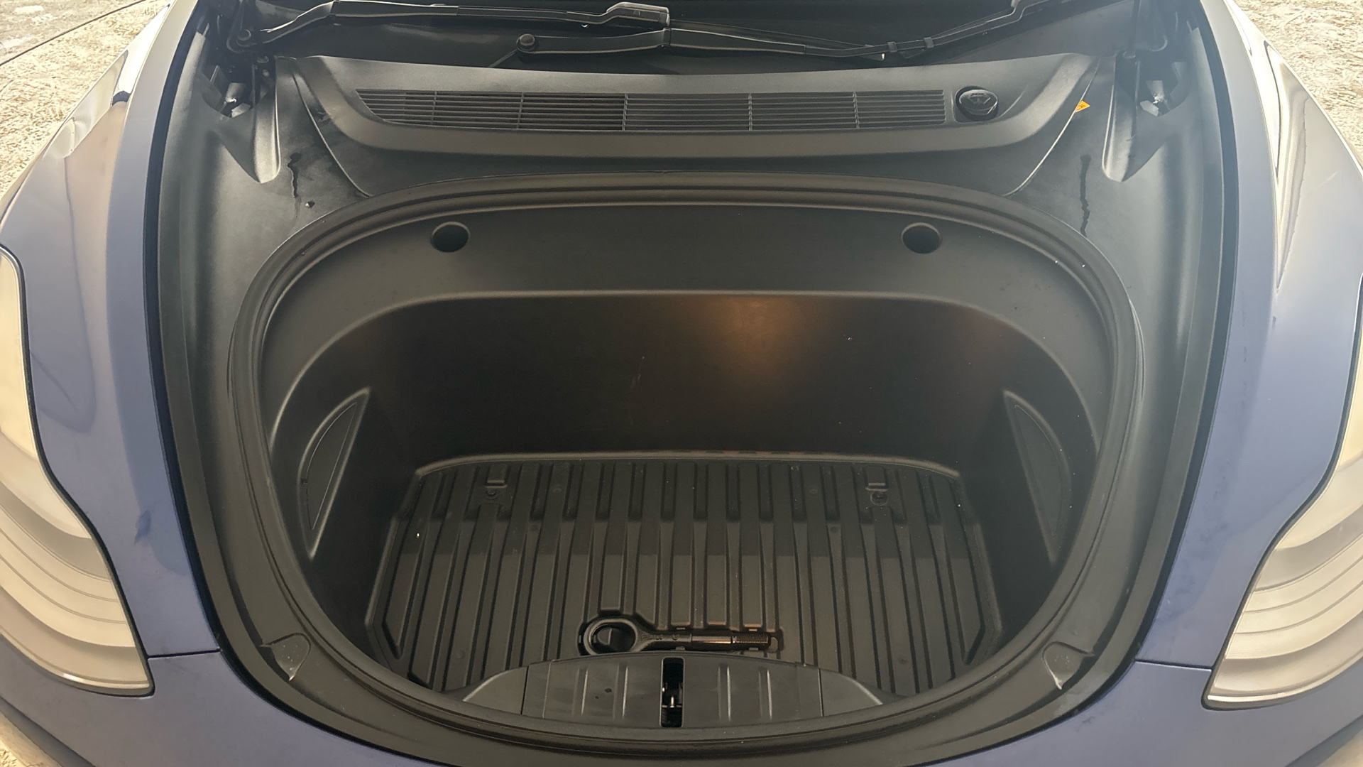 4060168 RWD 4dr Auto