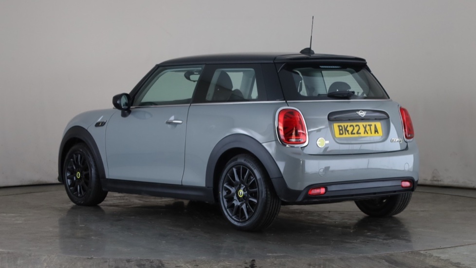 MINI HATCHBACK Image 3