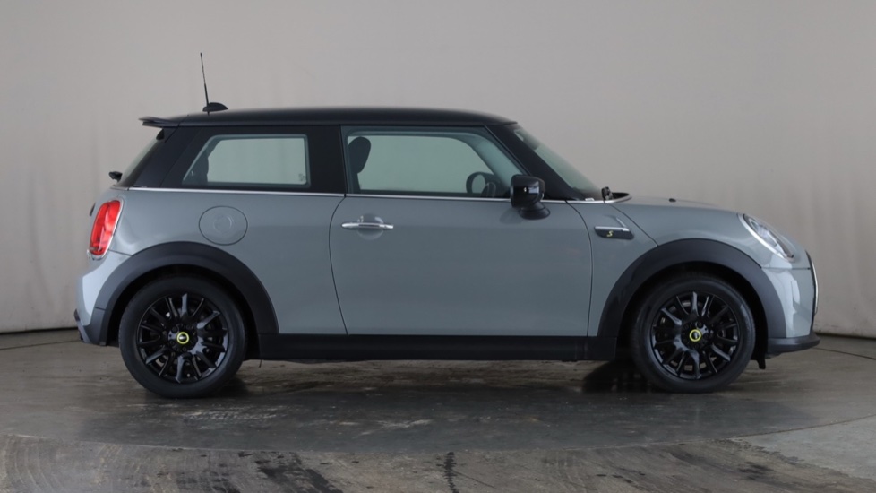 MINI HATCHBACK Image 6