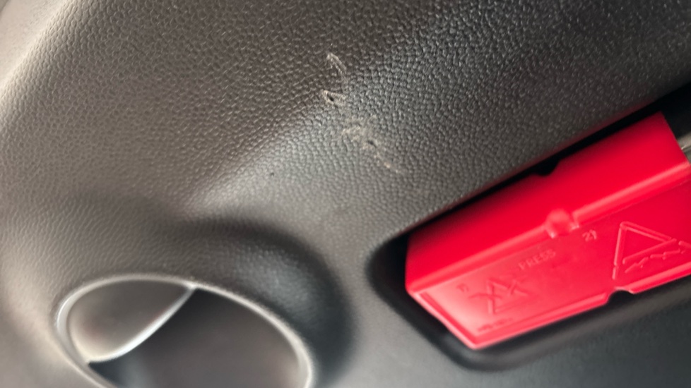 MINI HATCHBACK scuff