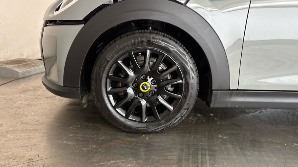 MINI HATCHBACK Image 17