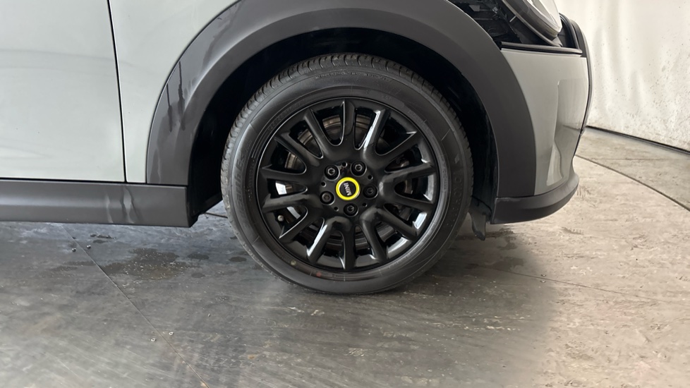 MINI HATCHBACK Image 20