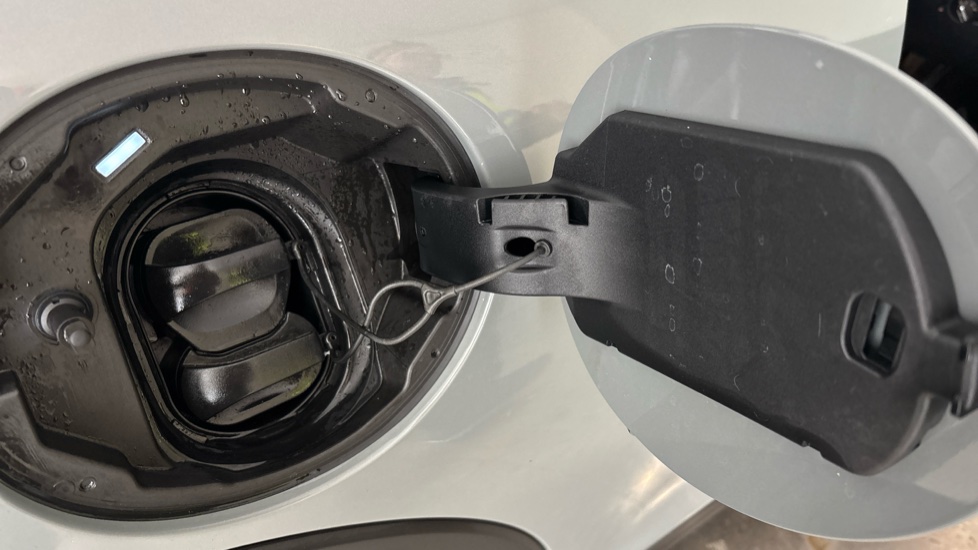 MINI HATCHBACK Image 21