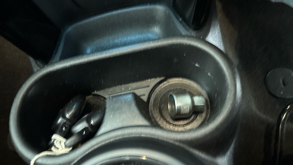 MINI HATCHBACK 2 keys