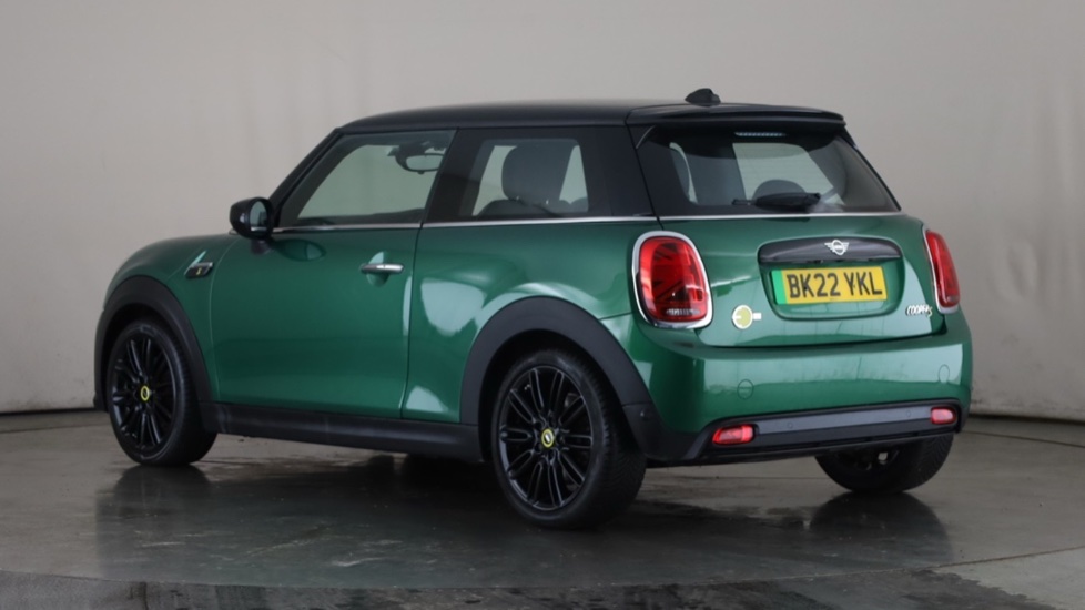 MINI HATCHBACK Image 3