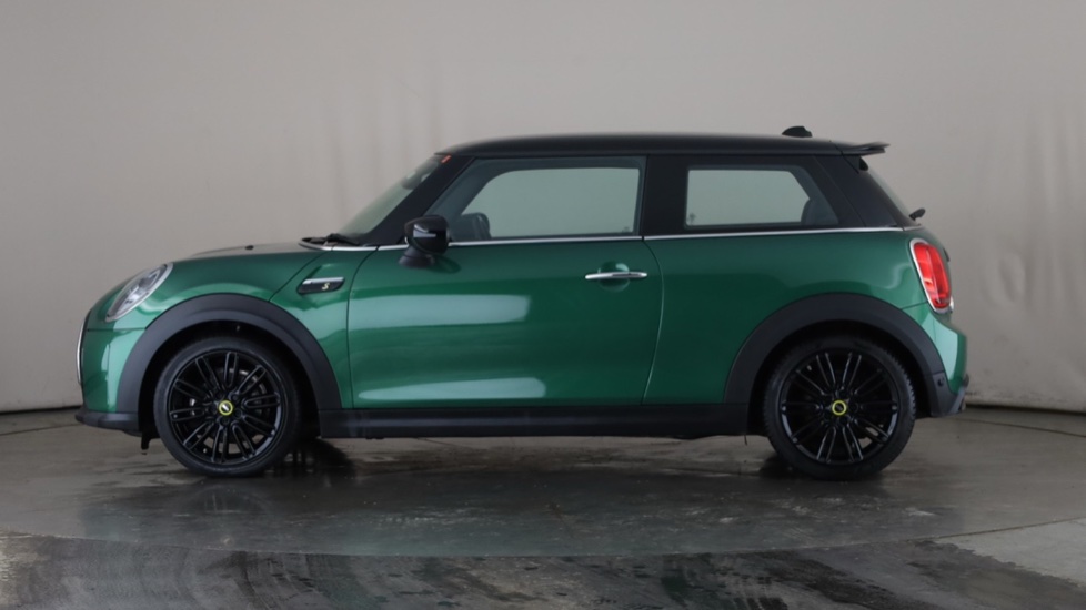 MINI HATCHBACK Image 2