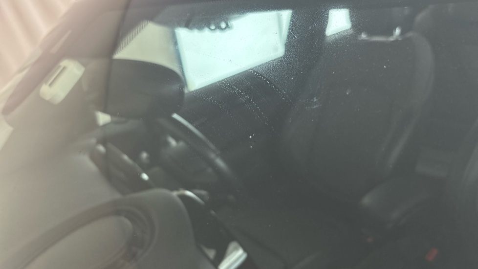 MINI HATCHBACK Multiple chips