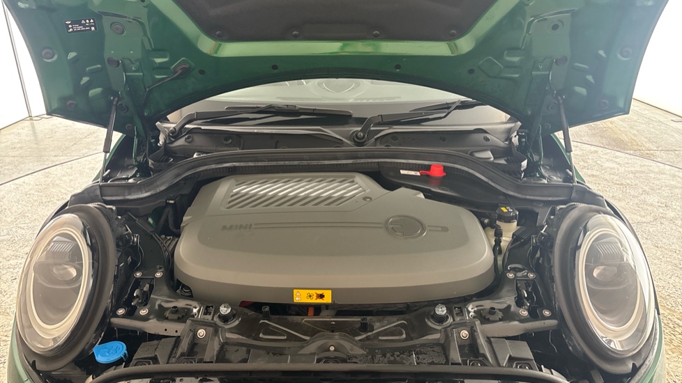 MINI HATCHBACK Image 16