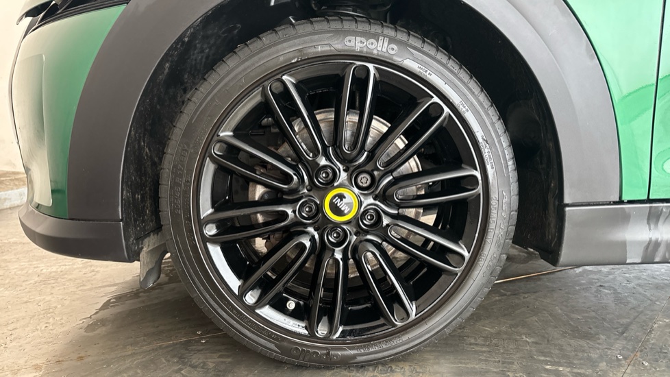 MINI HATCHBACK Image 17