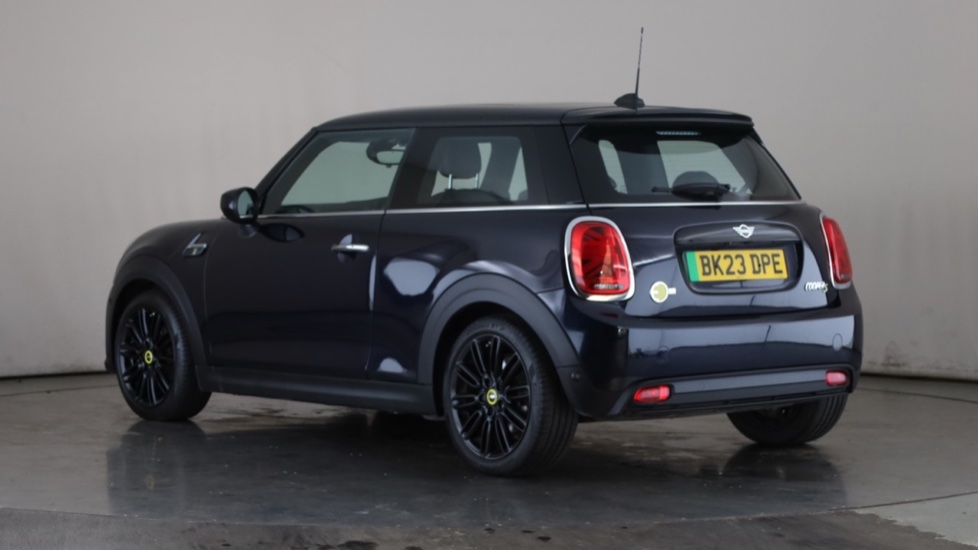 MINI HATCHBACK Image 3