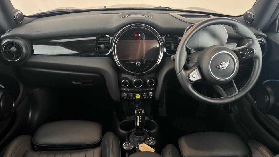 MINI HATCHBACK Image 11