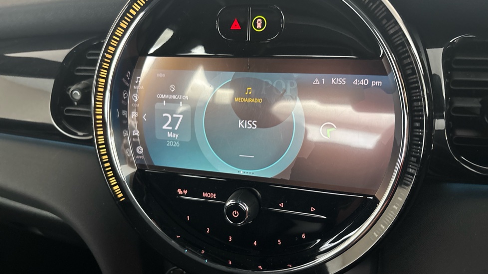 MINI HATCHBACK Image 12