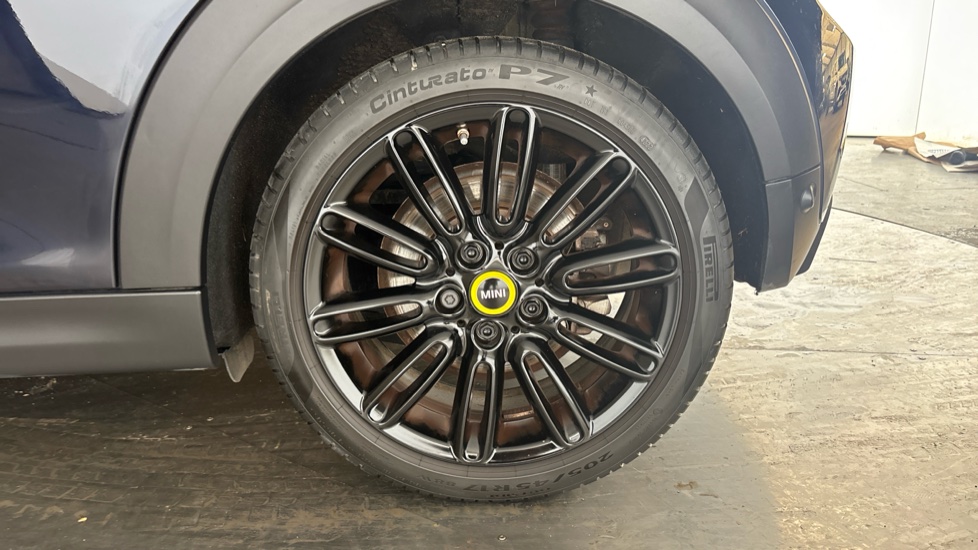 MINI HATCHBACK Image 18