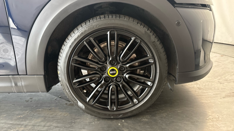 MINI HATCHBACK Image 20