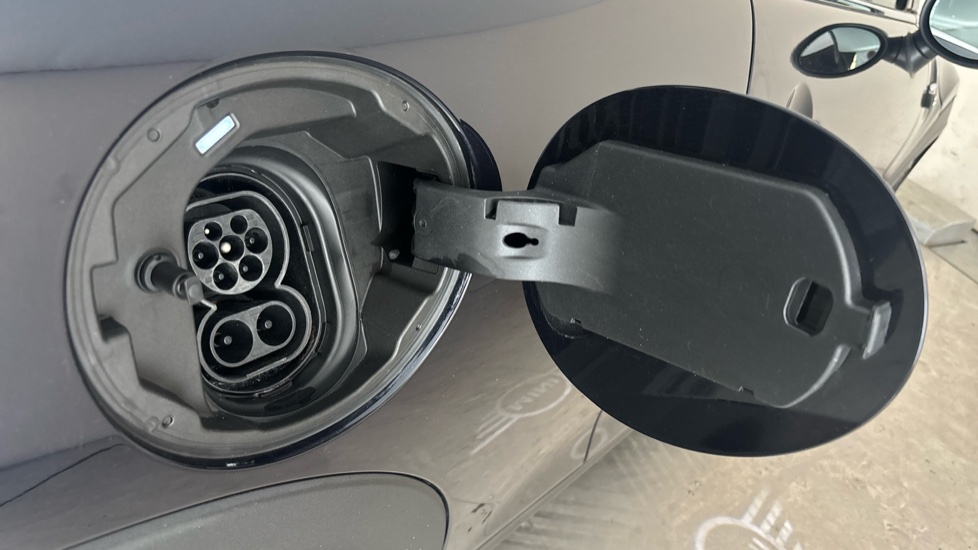 MINI HATCHBACK Image 21