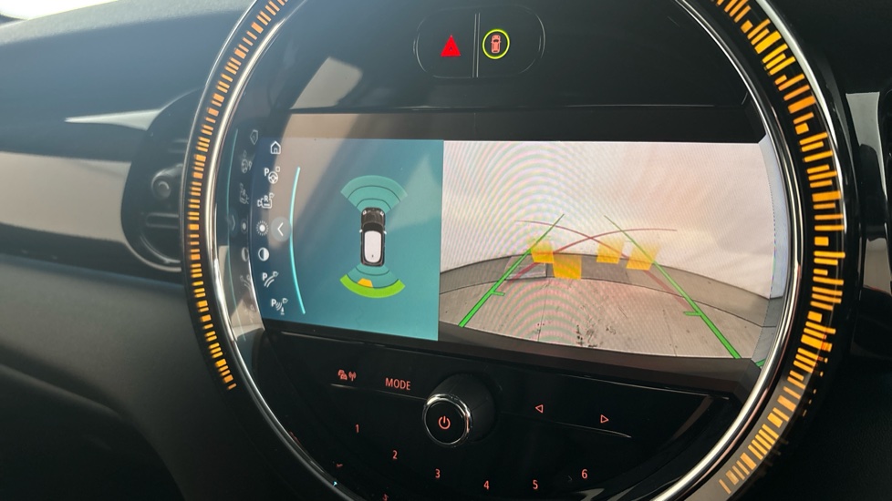 MINI HATCHBACK reverse camera