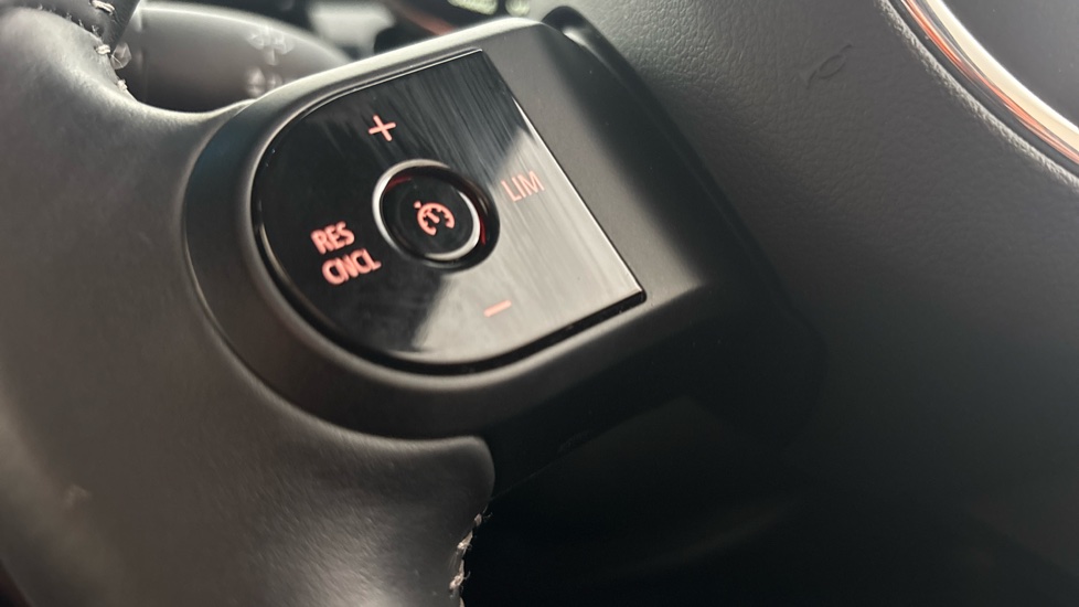 MINI HATCHBACK cruise control