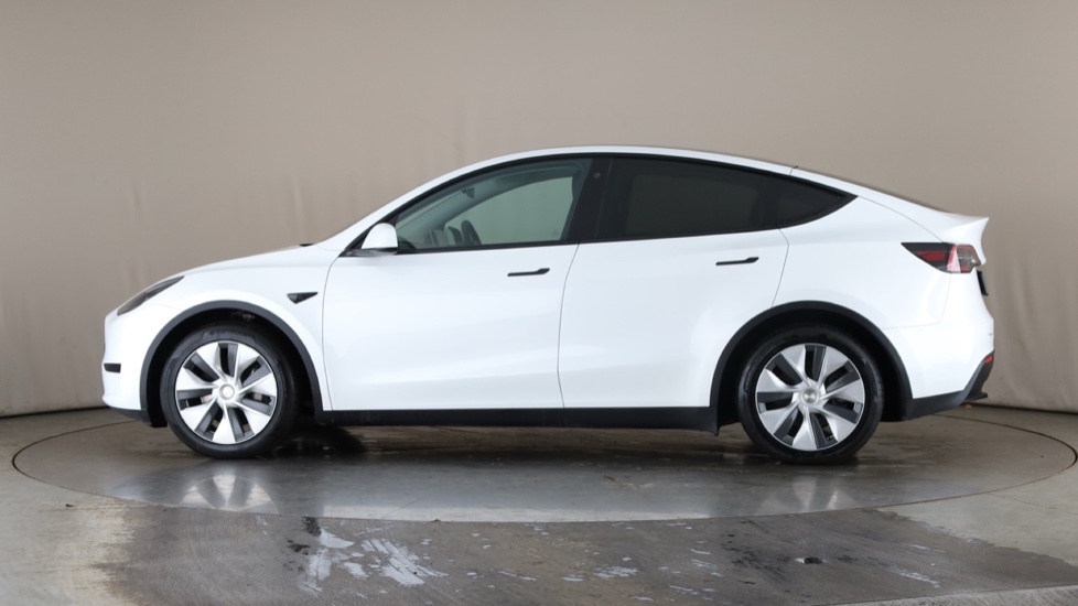 TESLA MODEL Y Image 2