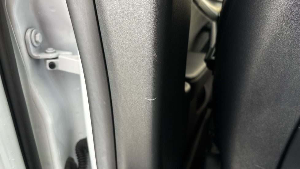 TESLA MODEL Y Scratches