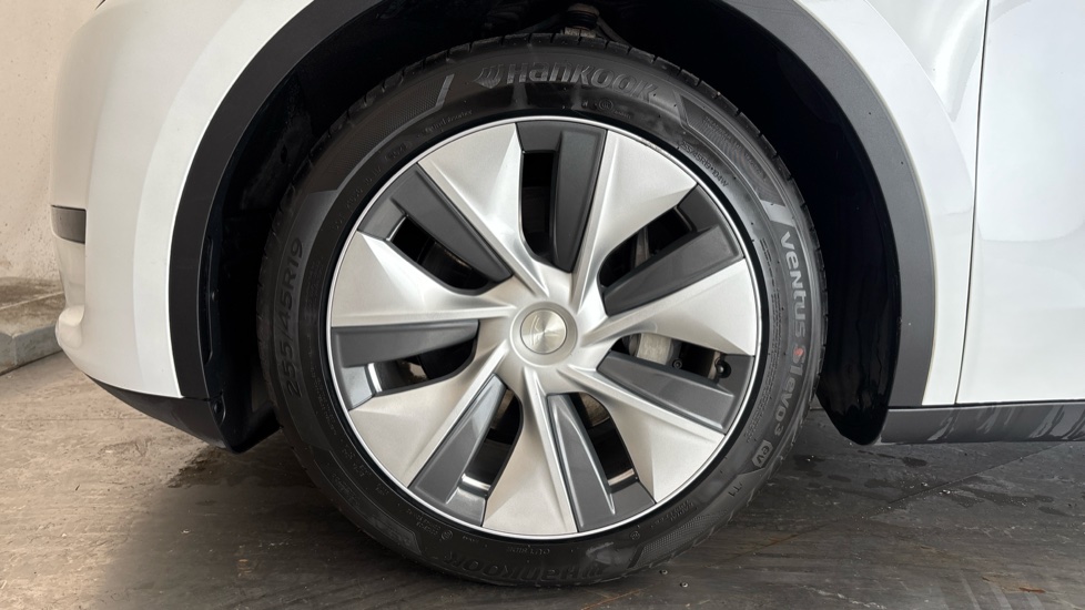 TESLA MODEL Y Image 17