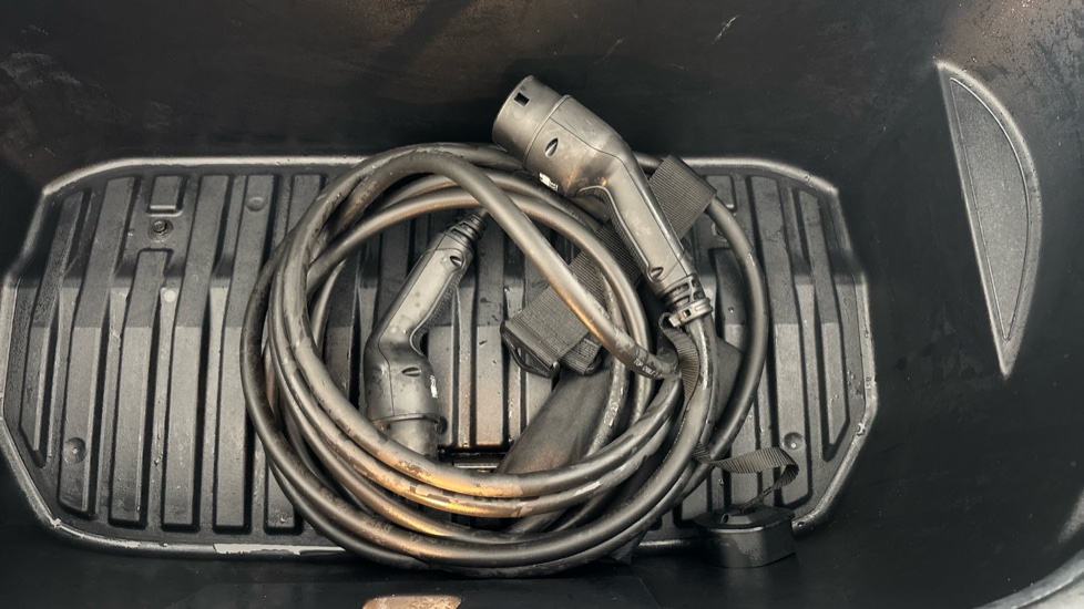 TESLA MODEL Y Image 22