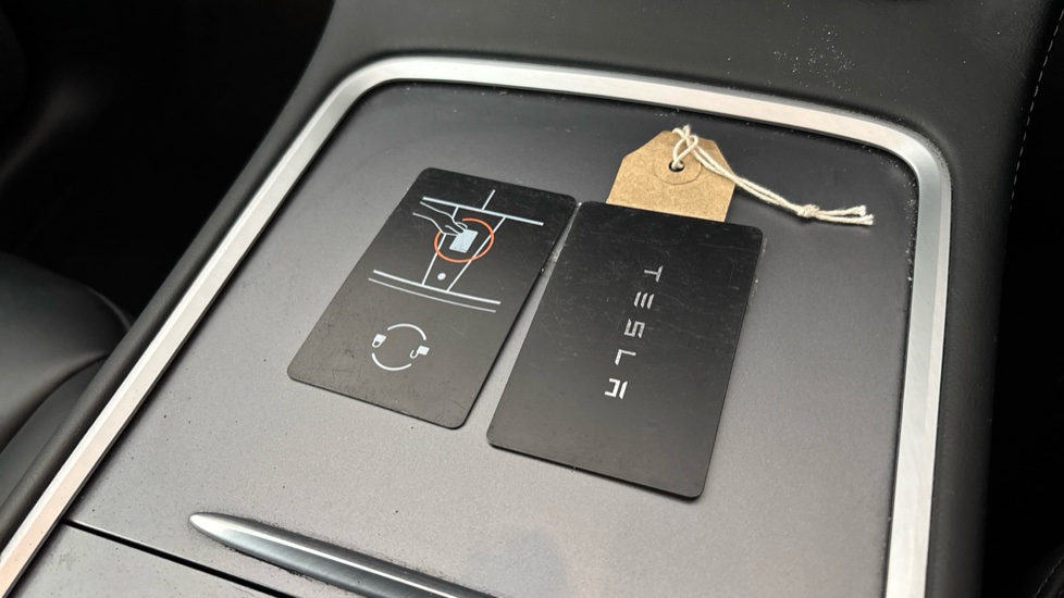TESLA MODEL Y 2 keys available