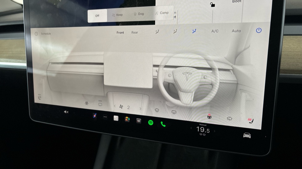 TESLA MODEL Y Heated interior
