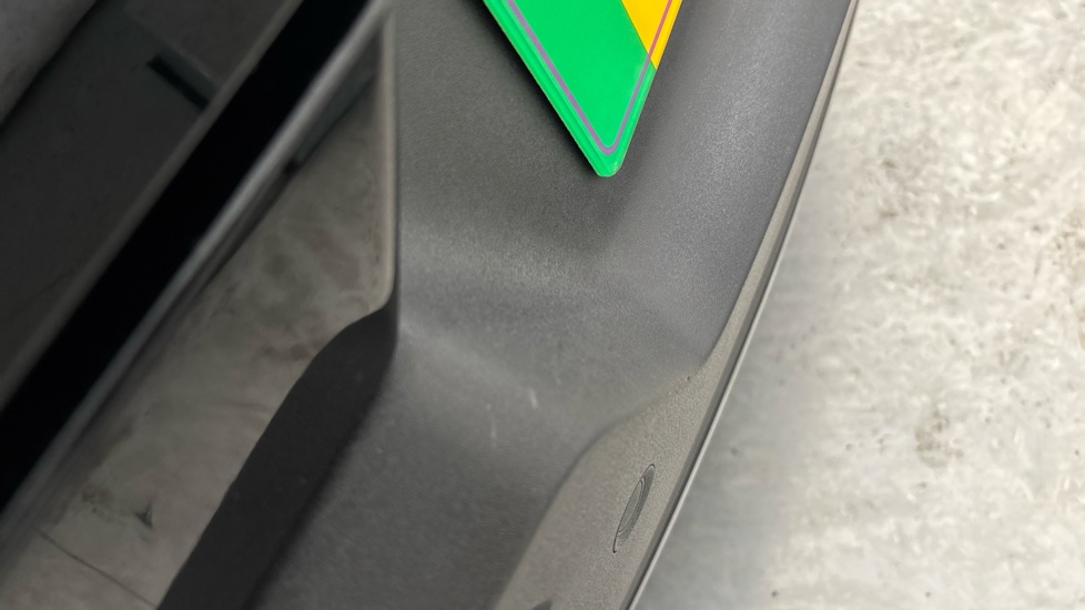VOLVO XC40 scratches