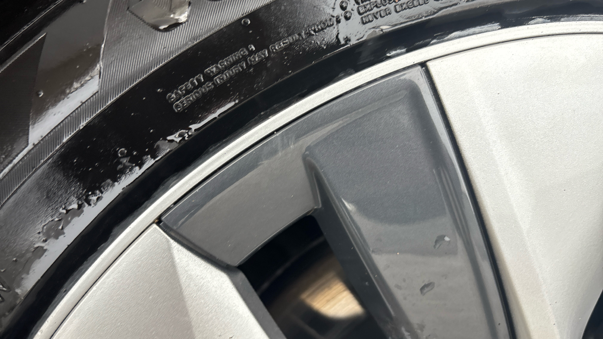 4027572 Long Range AWD 5dr Auto