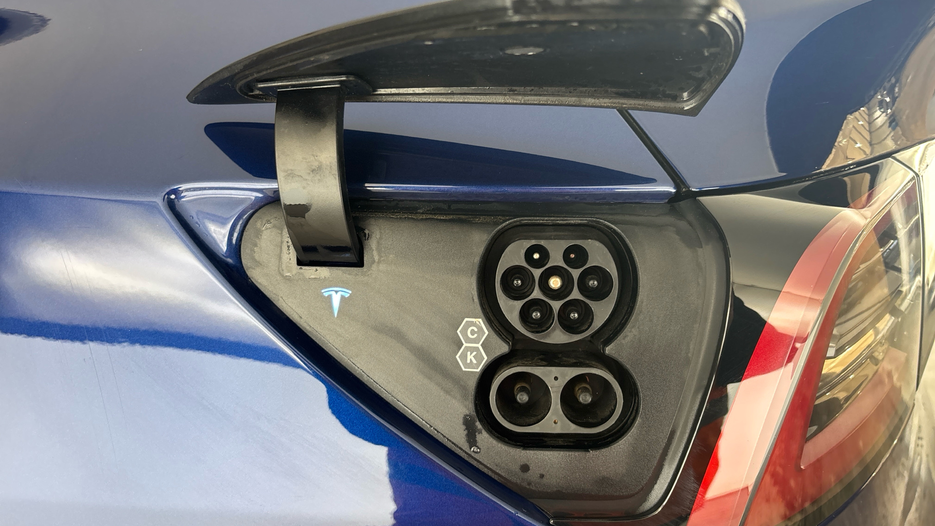 4027572 Long Range AWD 5dr Auto