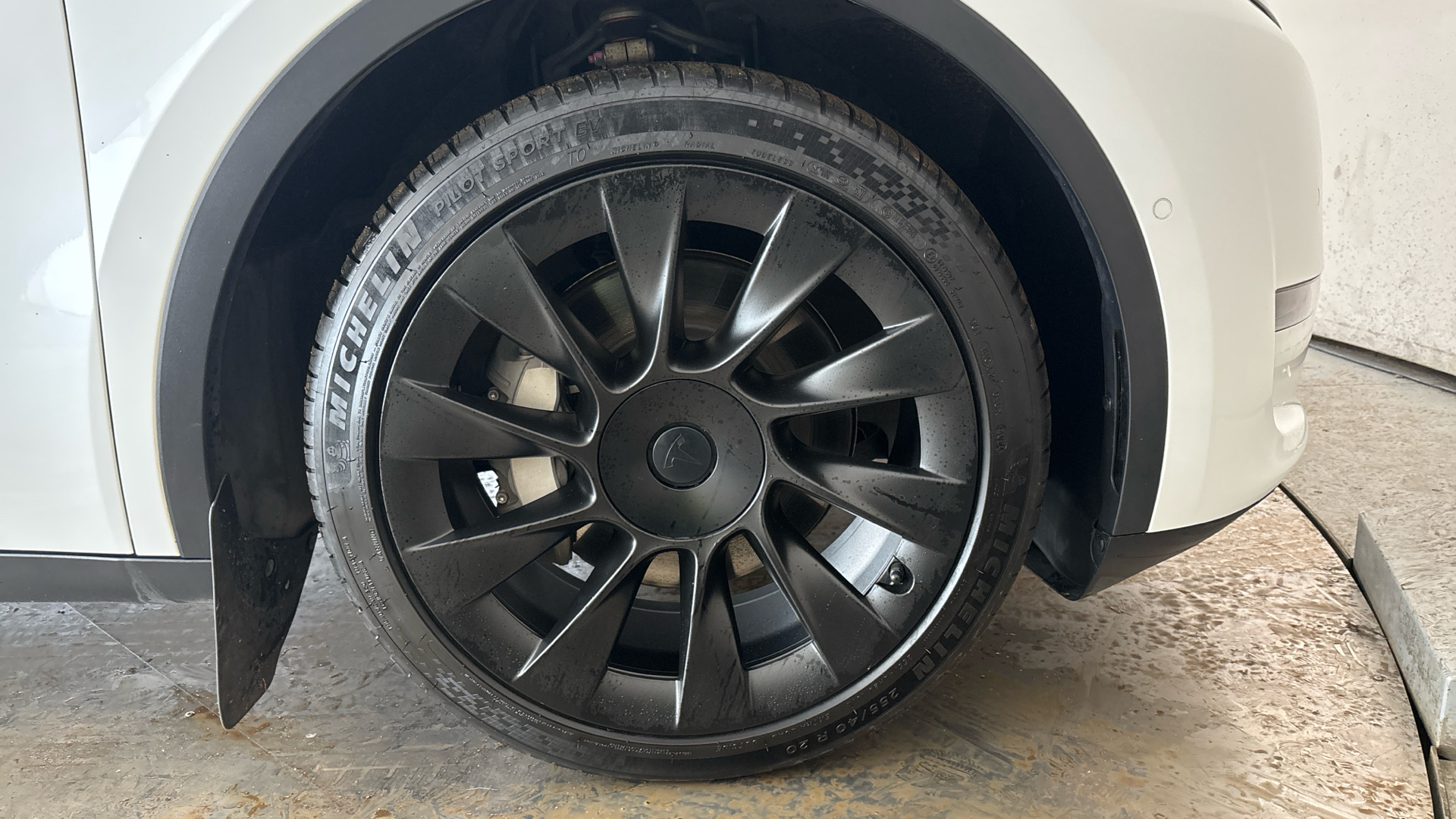 4020879 Long Range AWD 5dr Auto