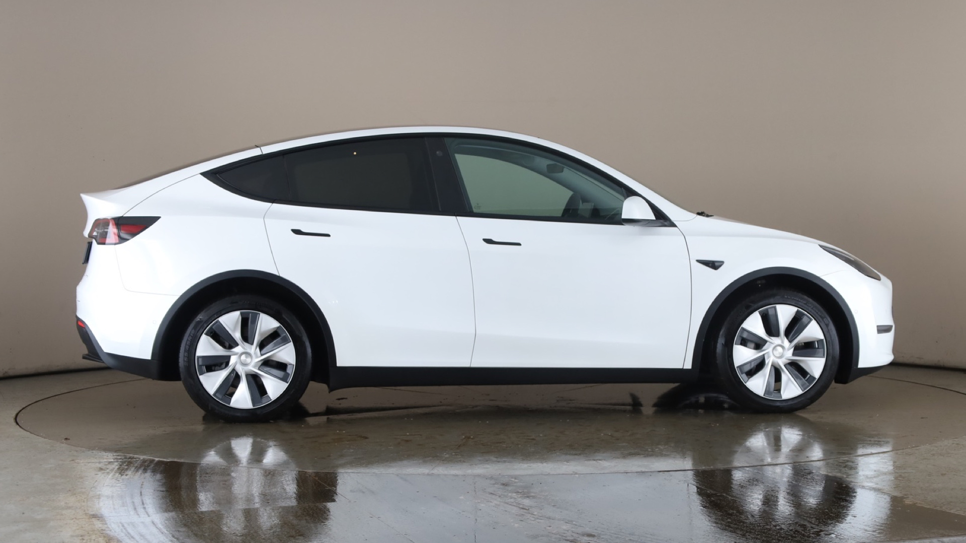 4058655 Long Range AWD 5dr Auto