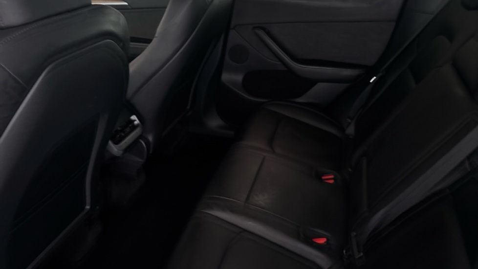TESLA MODEL Y Image 14