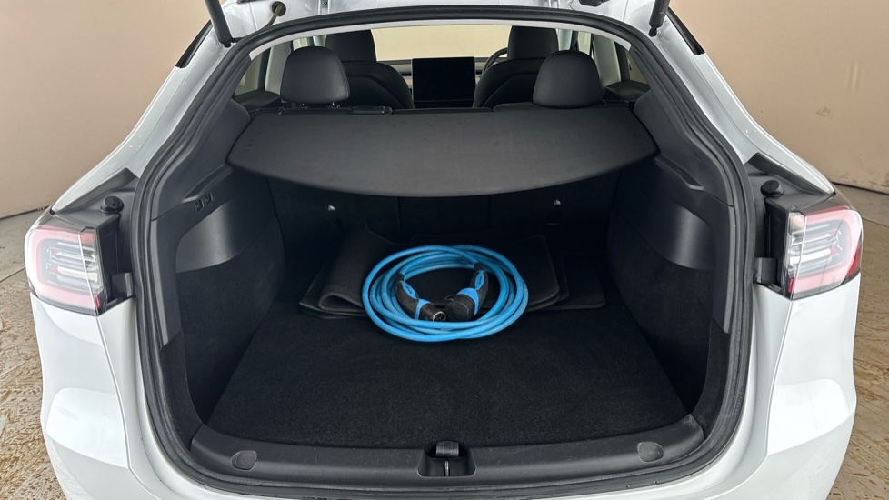 TESLA MODEL Y Image 15